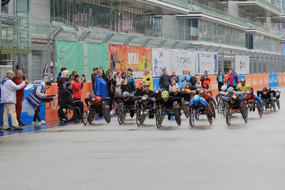 На трассе «Сочи Автодром» завершился VIII Международный полумарафон на спортивных колясках Рецепт-Спорт