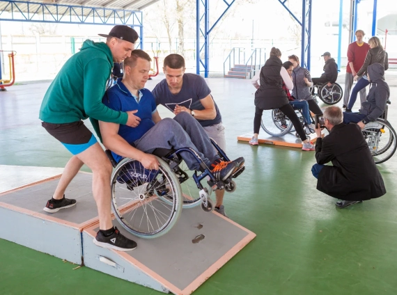 Реабилитационный курс “Основы независимой жизни человека на инвалидной коляске”