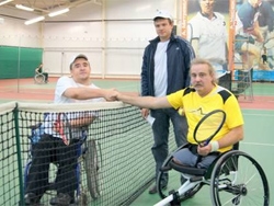 Тольяттинские инвалиды сыграли в теннис
