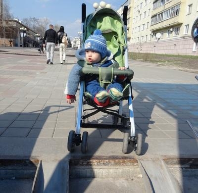 ﻿Новый подземный переход в Белгороде у Центрального рынка очень неудобен для мам с детскими средствами передвижения
