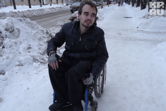 Ни пройти не проехать, или Как выживают инвалиды-колясочники в заснеженной Твери