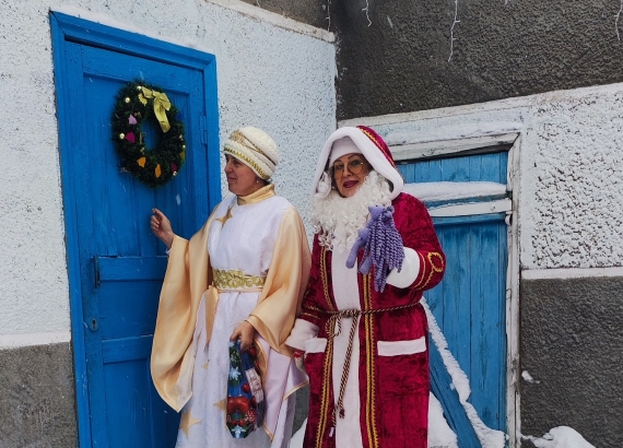 «Рождественская сказка — в каждый дом»: в Немецком национальном районе Алтайского края поздравили детей с инвалидностью