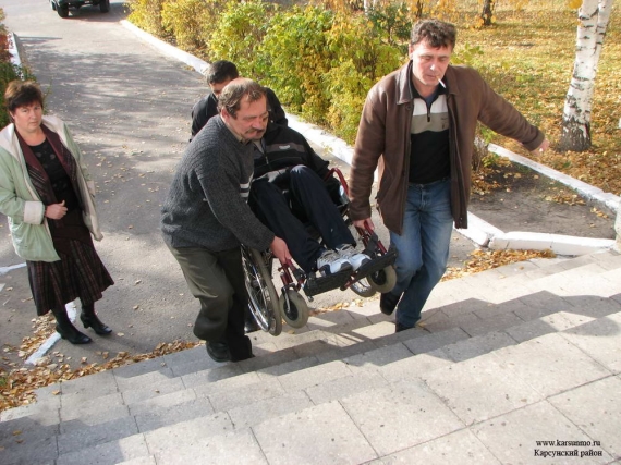 Общественники проверили Воркуту на доступность для инвалидов-колясочников