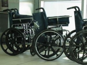 В Минсоцполитики инвалидам предлагают менять специальные ваучеры на коляски 