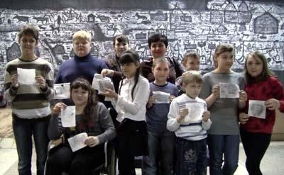 ﻿Дети-инвалиды побывали на выставке «Петроглифы Хакасии»