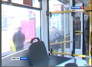 Новые троллейбусы приспособлены для инвалидов, но не защищены от вандалов