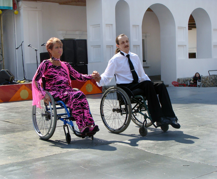 Адрес общество инвалидов. Сообщество инвалидов. Город для инвалидов. Общество инвалидов. Люди с ограниченными возможностями.